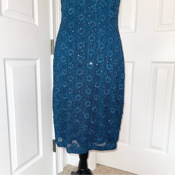 Connected Apparel teal lace and sequin sleeveless fitted evening cocktail dress - Picture 4 of 16